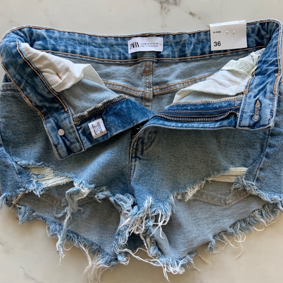 Denim High Rise Cut Off Shorts - Picture 3 of 3